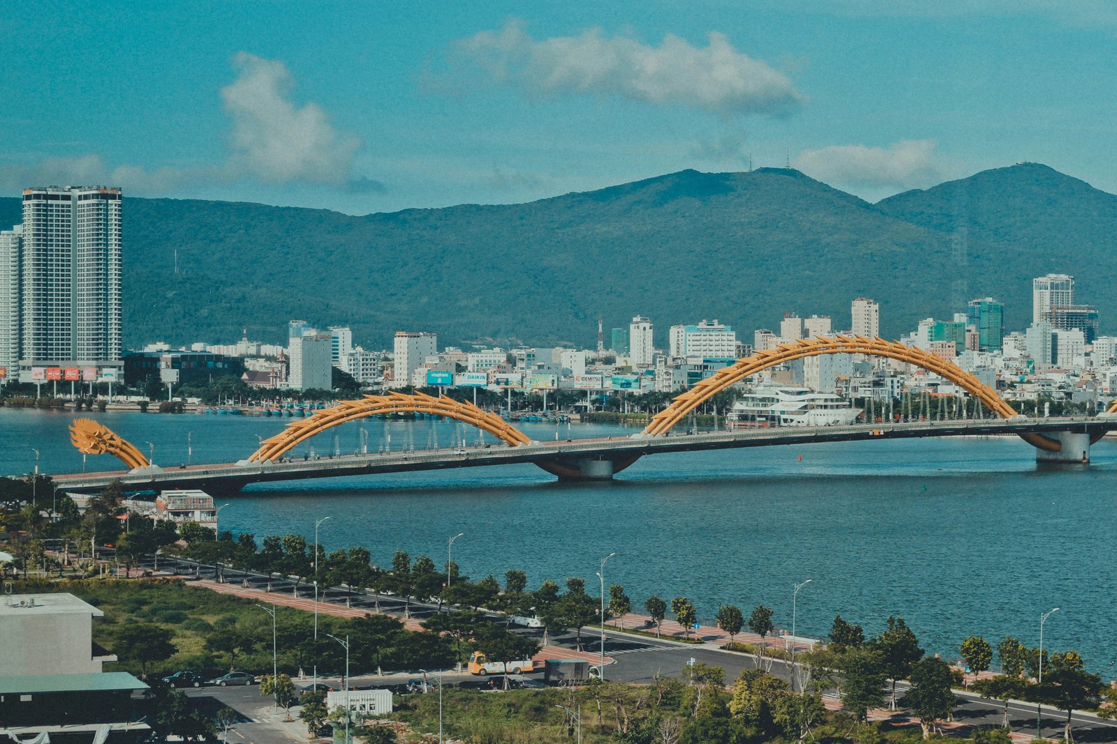 Vietnam’s Coastal Luxury (Da Nang & Phu Quoc)